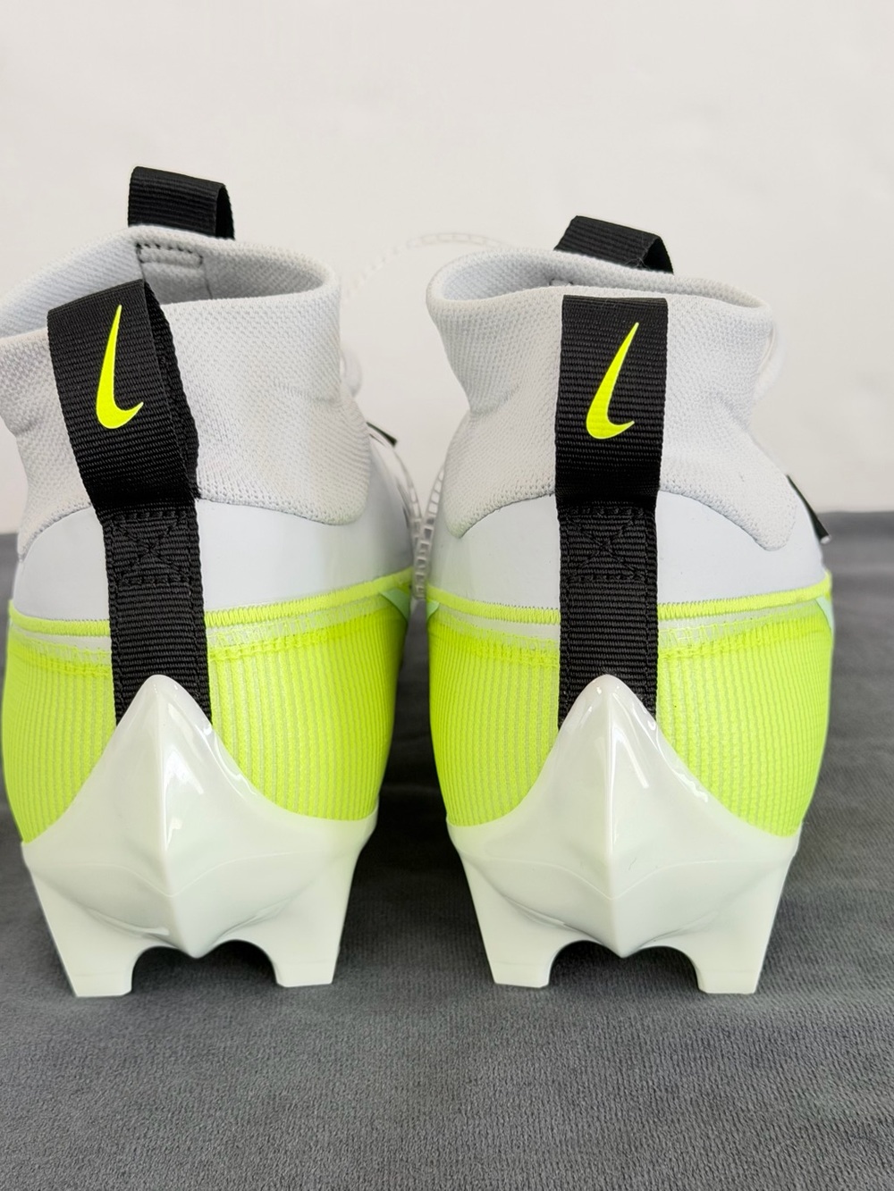 Nike Men’s White Athletic Cleats with Neon Yellow Accents - Picture 3 of 10